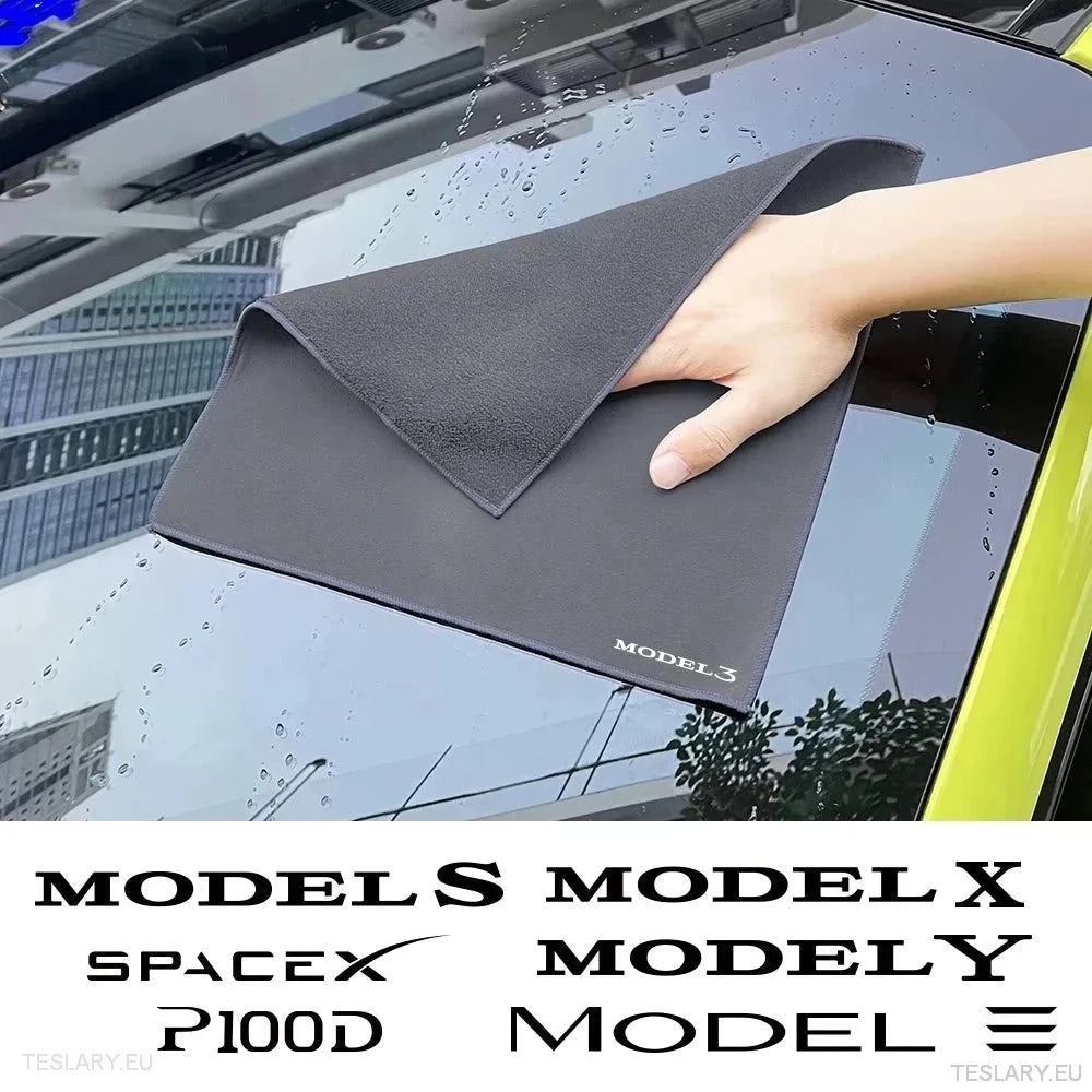 Mikrokuitupyyhe Tesla Model -logolla