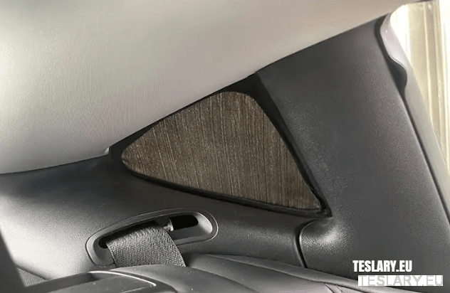 Triangular Rear Windows Shade For Enhanced Privacy Tesla Model 3 / Y - TESLARY Tesla Shop Accessories Europe Nederlands Dublin Cork Ireland Deutschland Espana Alicante France Italia