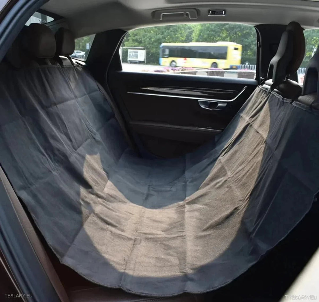 Housse Siège Arrière Tesla : Accessoire Indispensable Chiens