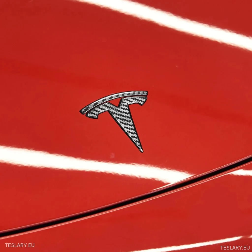 Tesla Model 3 / Y etulogo musta , hiili , kromi , punainen