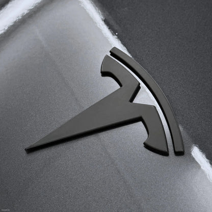 Tesla Model 3 / Y etulogo musta , hiili , kromi , punainen