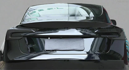 Tesla -malli 3 / y & 3+ Ylämaan takavalo savustettua muovisia suojakuoria