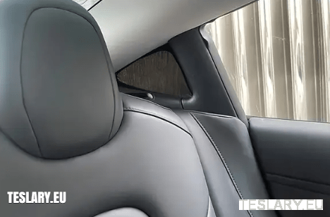 Triangular Rear Windows Shade For Enhanced Privacy Tesla Model 3 / Y - TESLARY Tesla Shop Accessories Europe Nederlands Ireland Deutschland Espana Alicante France Italia